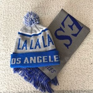 Los Angeles Beanie and matching scarf